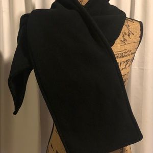 Unisex Scarf in Black